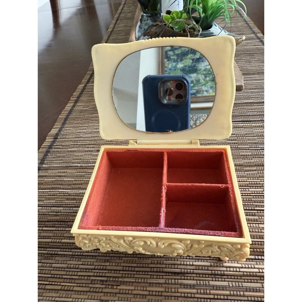 Vintage Celluloid Plastic Jewelry Trinket Box Beige Victorian Style MCM 4.5